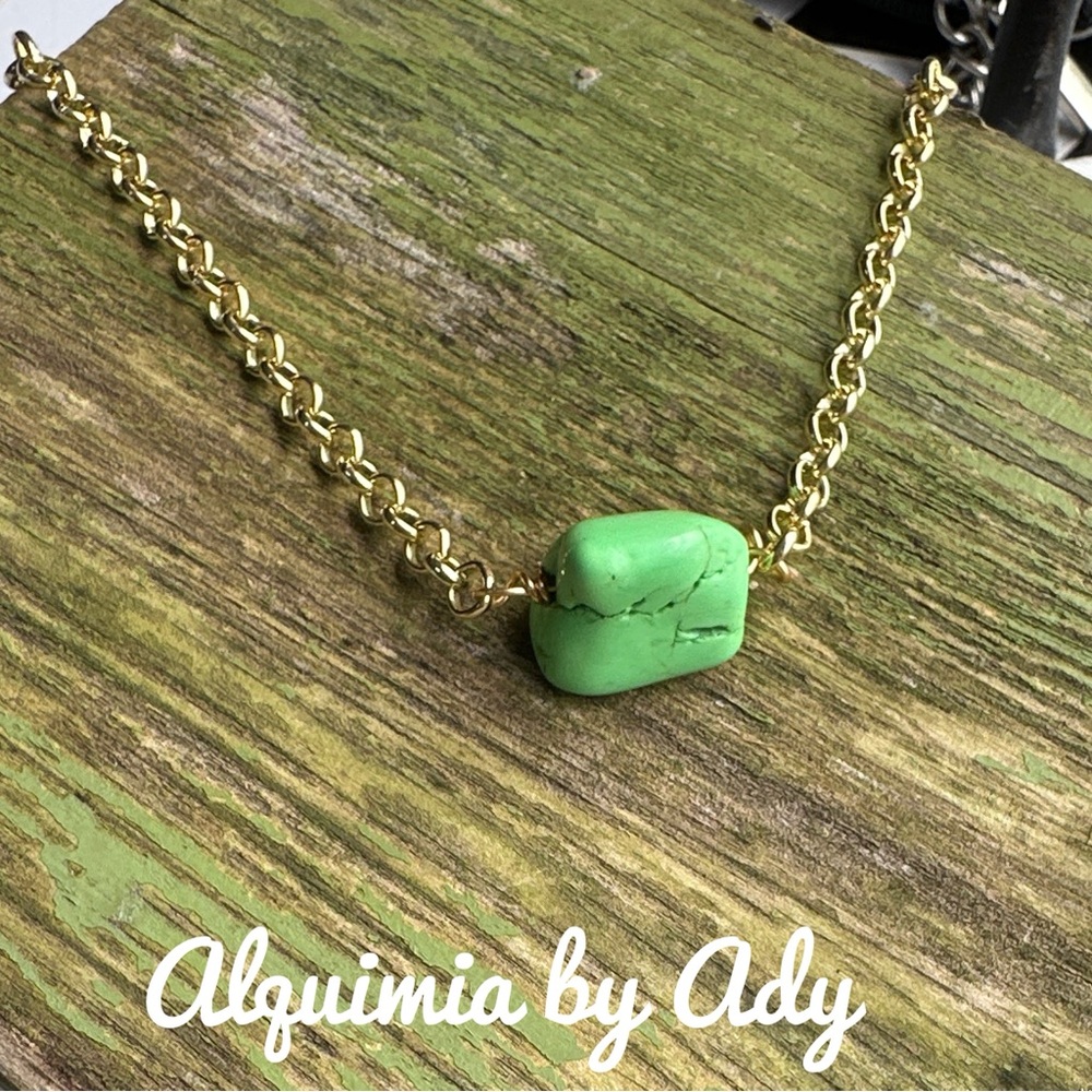 Apple green turquoise chunky gold pendant necklace - Picture 1 of 2